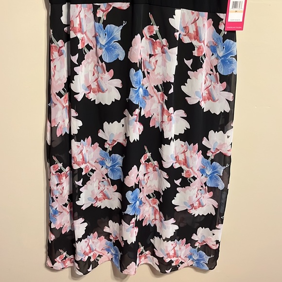 NWT Vince Camuto | Poetic Bouquet Chiffon Floral Dress - Picture 11 of 11